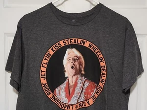 Offizielles WWE Ric Flair T-Shirt Large Kiss Stealing Jet Flyin Wheelin Dealin Sohn - Bild 1 von 4