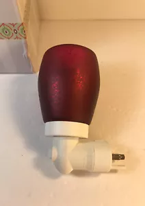 Scentsy Plug In Wachswärmer Schmelzen 1-15 Watt Birne Cranberry Rot Farbe Neu im Karton - Bild 1 von 8