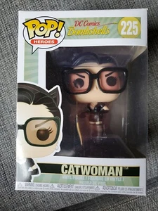 Funko POP! DC Heroes: DC Comics Bombshells #225 - CATWOMAN - Picture 1 of 6