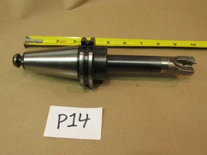Walter 1" indexable carbide face mill F4042.UT22.026.Z03.11 w/ CAT 40 holder - Picture 1 of 11
