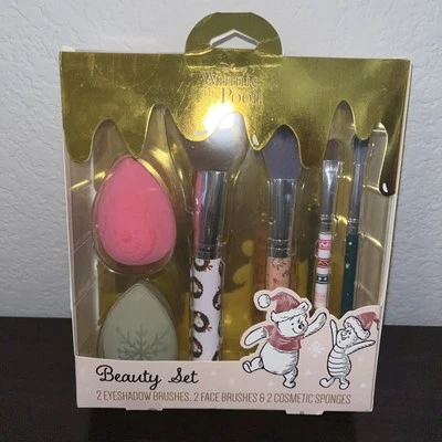 Juego de brochas y esponjas de maquillaje navideñas Disney Winnie The Pooh nuevo en caja  Foto 1 de 4