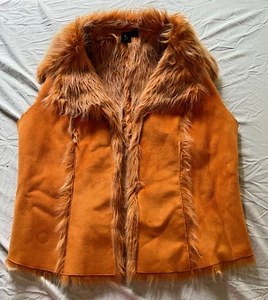 Womens Vest Fur Capri Size M Suede Fur Lined Natural Hide Exterior - Picture 1 of 8