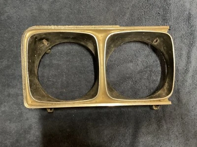 Bisel de ajuste de faros derecho 67 Buick Skylark GS 400 1377970 Foto 1 de 4