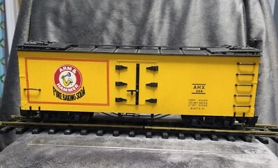 Pre-Owned G Scale Bachmann Big Haulers #93254 Arm & Hammer Billboard Reefer Car - Image 1 of 4