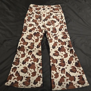 Pantalón occidental Grace In L.A. estampado de vaca cintura alta acampanado imitación gamuza rodeo talla 28 - Imagen 1 de 15