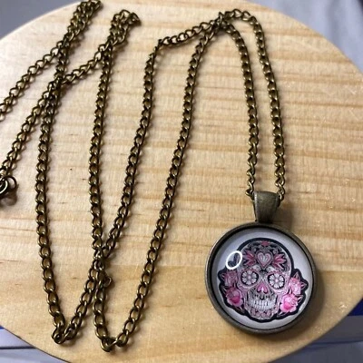 Collar Calavera Azúcar Tono Bronce Día de Muertos Colgante Halloween Cadena 30 pulgadas Foto 1 de 2