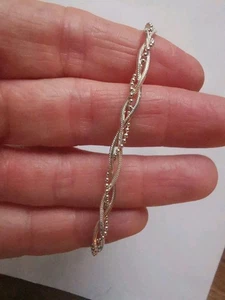 Sterling Silver Nice Design Bracelet . R7M - Picture 1 of 3