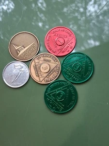 3 Monate Anonyme Alkoholiker AA Bronze Medaillon Münze Nüchternheit Chip 4 Münzen  - Bild 1 von 6