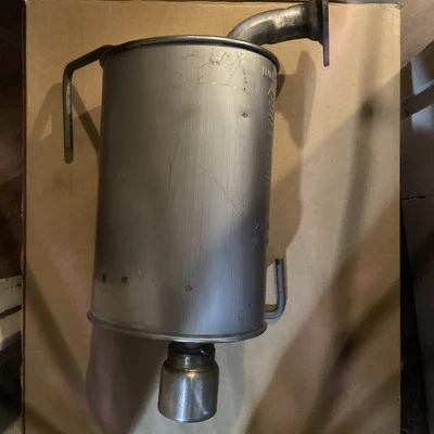 Exhaust Muffler-Quiet-Flow SS Walker 21904 fits 14-18 Subaru Forester - Image 1 of 3