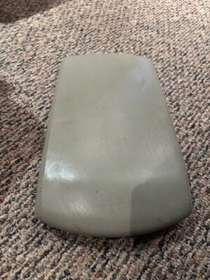 💎 Infiniti QX56 2004-2010 *TRASERA* Consola central Cuero Apoyabrazos Tapa OEM Beige Foto 1 de 4