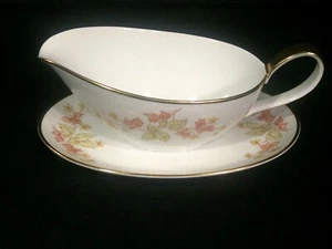 Hutschenreuther Selb The Annapolis Gravy Boat w/ Attached Underplate  . - Picture 1 of 12