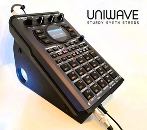 UNIWAVE ROLAND SP-404 MK2 Solid Heavy Duty VALCHROMAT Mittelwinkel stabiler Ständer - Bild 1 von 5