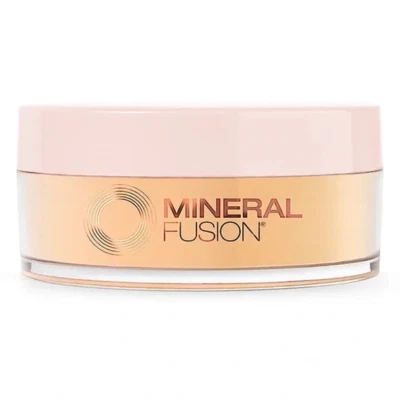 Mineral Fusion Banana Loose Setting Powder - Image 1 of 4