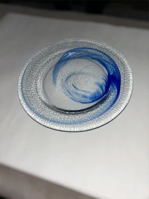 Placa Cargador Vidrio Arte Remolino Azul Vintage Texturizado Diseño Artesanal Vibrante Foto 1 de 4