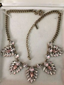 Jewelmint Pink Rhinestone and Rhinestone Statement Leaves necklace - Picture 1 of 2