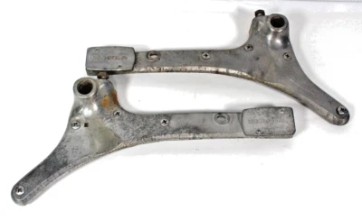 Honda  RH & LH Metal Carrier 50303-271-000 50306-271-000 OEM P4053 - Image 1 of 4