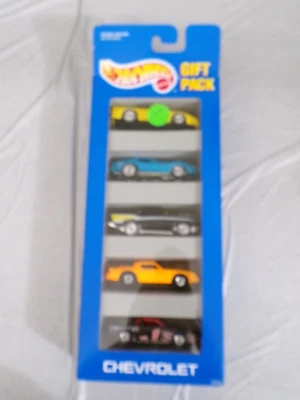 1993 Hot Wheels 5 Car Gift Chevrolet Car  Pack Sealed - Image 1 of 4