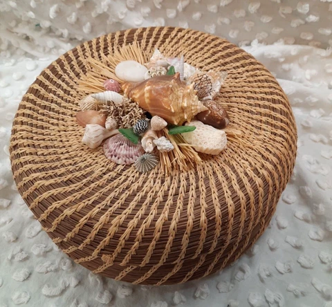 Woven basket catch all jewelry box w/ beach shell glass top handmade Cover