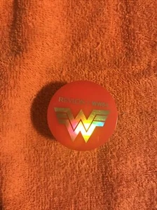 NEW!! Revlon Wonder Woman WW84  Glow Pot Golden Lasso - Picture 1 of 3