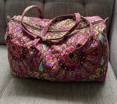 "Bolso de mano grande Vera Bradley Travel Carry On/Overnight Medallion L: 20", W:11""" Foto 1 de 4