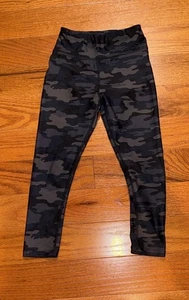 Runway Quick Dry moisture wicking camo leggings XS 4/5 - Picture 1 of 2