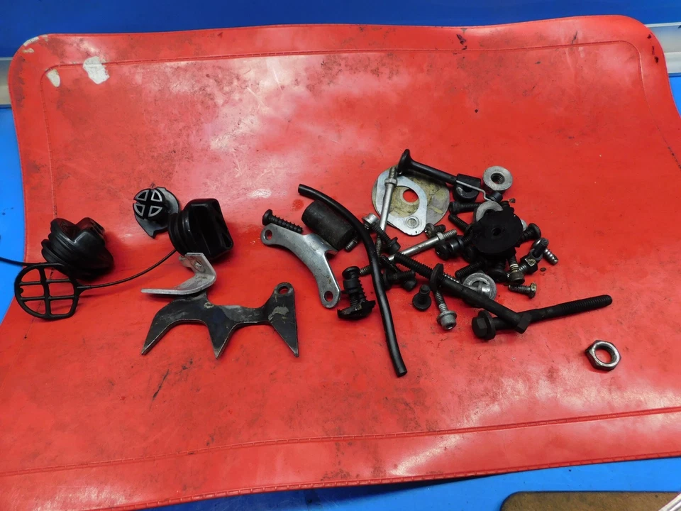 HARDWARE PARA MOTOSIERRA PARTNER 465 --- CAJA 282 U Foto 1 de 1