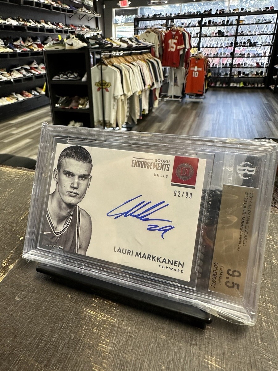 Panini Lauri Markkanen Basketball Autographed Sports Trading Cards 