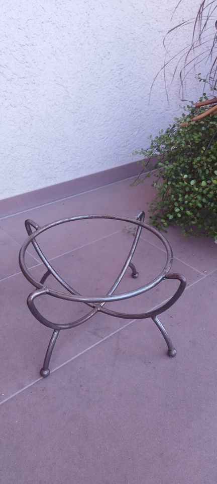 Blumensäule aus Metall / Top-Preis - Bild 1 von 1