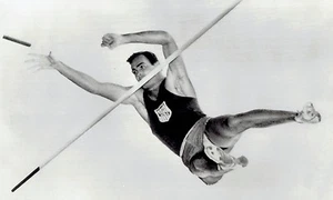 1965 AP Wire Photo Gold Medal Winner at Universiade pole vaulter John Pennel - Picture 1 of 2