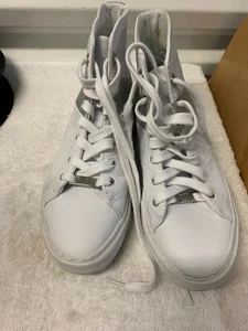 Guess Lantern Golden Silver Lace Up High Top Womens Size 8M Sneakers Shoes - Picture 1 of 4