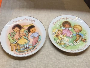 2 Vintage Avon 1983 1984 Mother's Day 5" Porcelain Collector Plates (#P3) - Picture 1 of 7