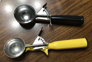 Set Of 2 Ice Cream  Scoops A Volrath  & An Ekco Miracle Stainless Steel USA - Picture 1 of 12