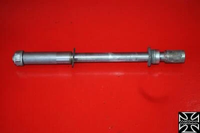 00 HONDA SHADOW SABRE 1100 C2 EJE TRASERO LLANTA TRASERA EJE PERNO PIVOTANTE Foto 1 de 4