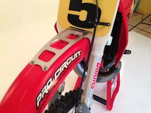 Honda Cr125 Cr250 Cr500 Funciona réplica EVO guardabarros delantero soporte de barro CR4145 - Imagen 1 de 2