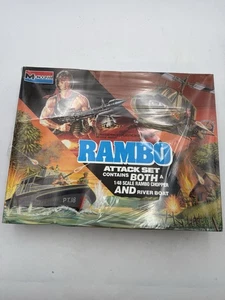 Monogram Rambo Attack Set - Rambo Chopper and River Boat 1/48 #6039 NEU Sealed - Bild 1 von 24