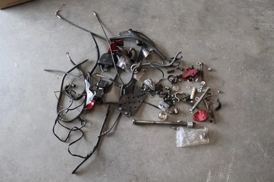 Suzuki Intruder 1992 800 piezas lote tuercas pernos soportes mangueras líneas vs800 92-04 Foto 1 de 4