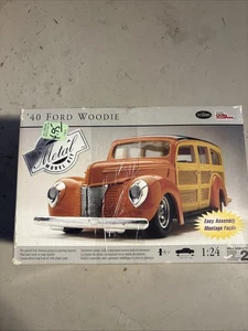 Testors '40 Ford Woodie Metal Body Model Kit NIB - Picture 1 of 3