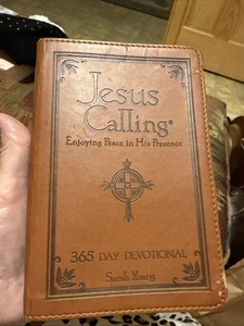 SOFT LEATHER BOUND JESUS CALLING 365 DEVOTIONAL BIBLE SARAH YOUNG GIFT CHRISTIAN - Picture 1 of 5