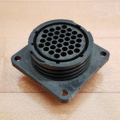 AMP 206306-1 Housing, Connector Style=Receptacle; 37 Positions - NEW - Image 1 of 4