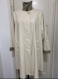 Burberry Vintage Women’s Beige Check Raincoat Trench Coat Sz 12 Oversized EXC - Picture 1 of 12