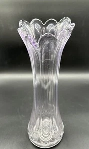 Vintage MCM Lavender Tinted Swung Stretch Glass Clear Vase Cottagecore Lovely - Picture 1 of 5