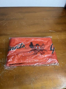 SF Giants Crazy Crab Claws 2018 SGA Fleece Scarf San Francisco MLB Baseball - Picture 1 of 3