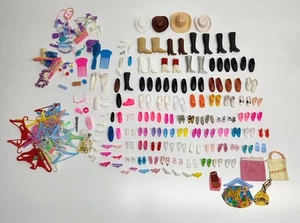 Gran Lote de Zapatos, Tenis, Botas, Accesorios para Muñecas Barbie y Ken - Imagen 1 de 9