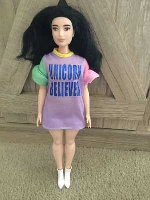 2016 Mattel Barbie Fashionista 127 #FXL60 boneca Barbie curvilínea asiática em botas sociais - Imagem 1 de 4