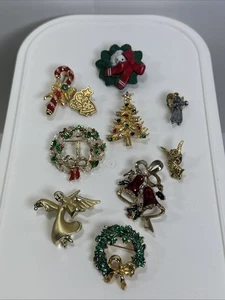 Vintage/Weihnachts Broschen/Anstecknadeln Konvolut - einige gemarkt Bäume Kränze Engel - Bild 1 von 24