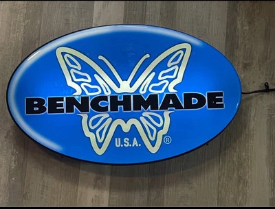 Letrero de cuchillo de distribuidor iluminado azul Benchmade Knife Company con logotipo de mariposa 110V Foto 1 de 4