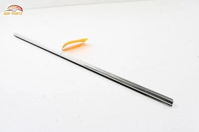 Volkswagen Golf 2015-21 puerta del lado del pasajero delantero derecho ventana cinturón moldeado OEM Foto 1 de 4