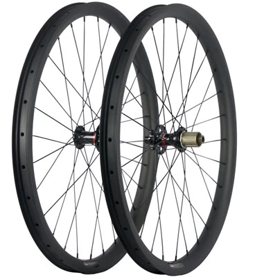 700C 29ER MTB Carbonfaser Laufradsatz 30mm Wide Tubeless Carbonfaser Laufradsatz - Bild 1 von 4