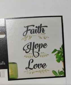 Calcomanía de pared Main Street Peel & Stick Faith Hope Love - Imagen 1 de 3