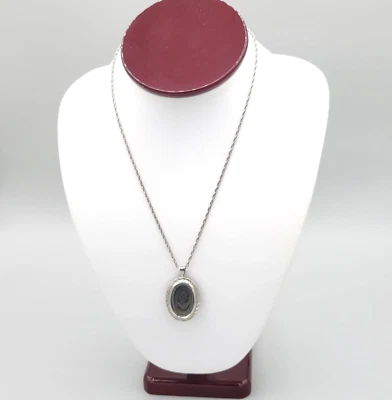 Womens Silver Tone Chain Fashion Necklace Reversible Black Oval Pendant 17 in - Image 1 of 4